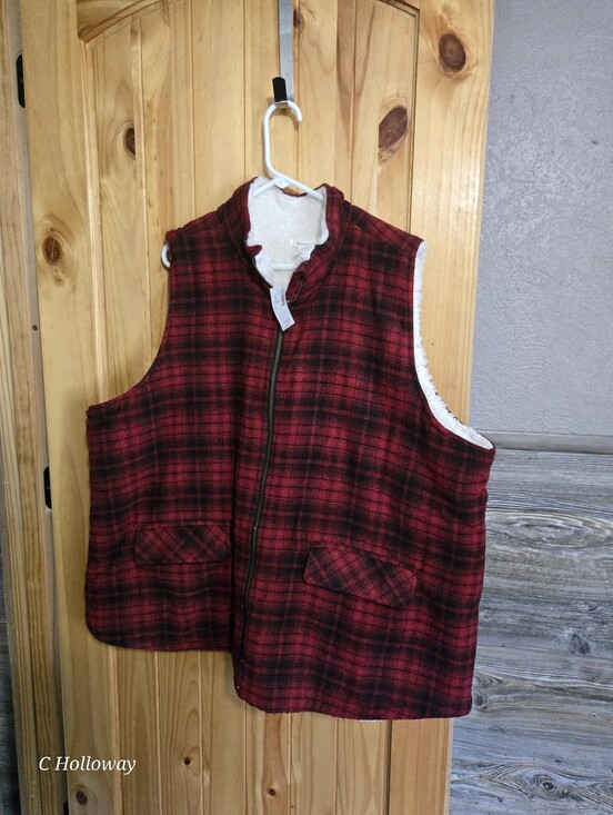 Maurices Jackets & Blazers - NWT Maurices Women’s Plus 3X Red/Black Plaid Lined Sherpa Full Zip Vest Pockets